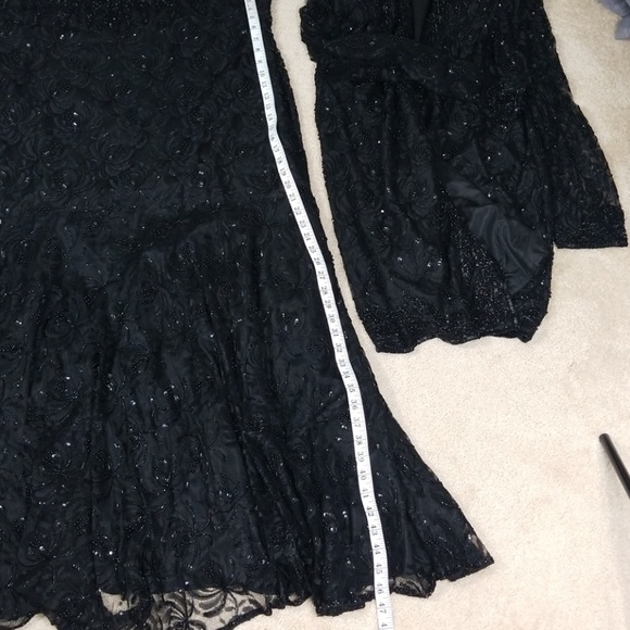 Dress - Picture 7 of 8